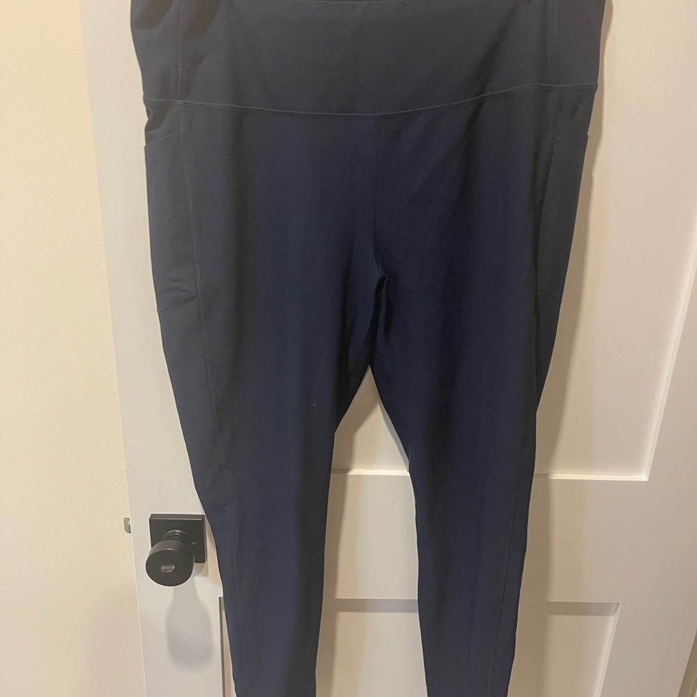 Mondetta Women's Navy Track Pants